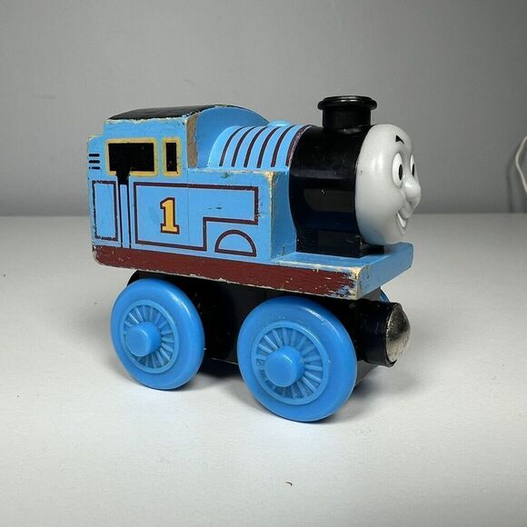 RARE 2009 Short Thomas With Big Wheels Thomas And Friends Train Wooden Railway - Picture 3 of 7